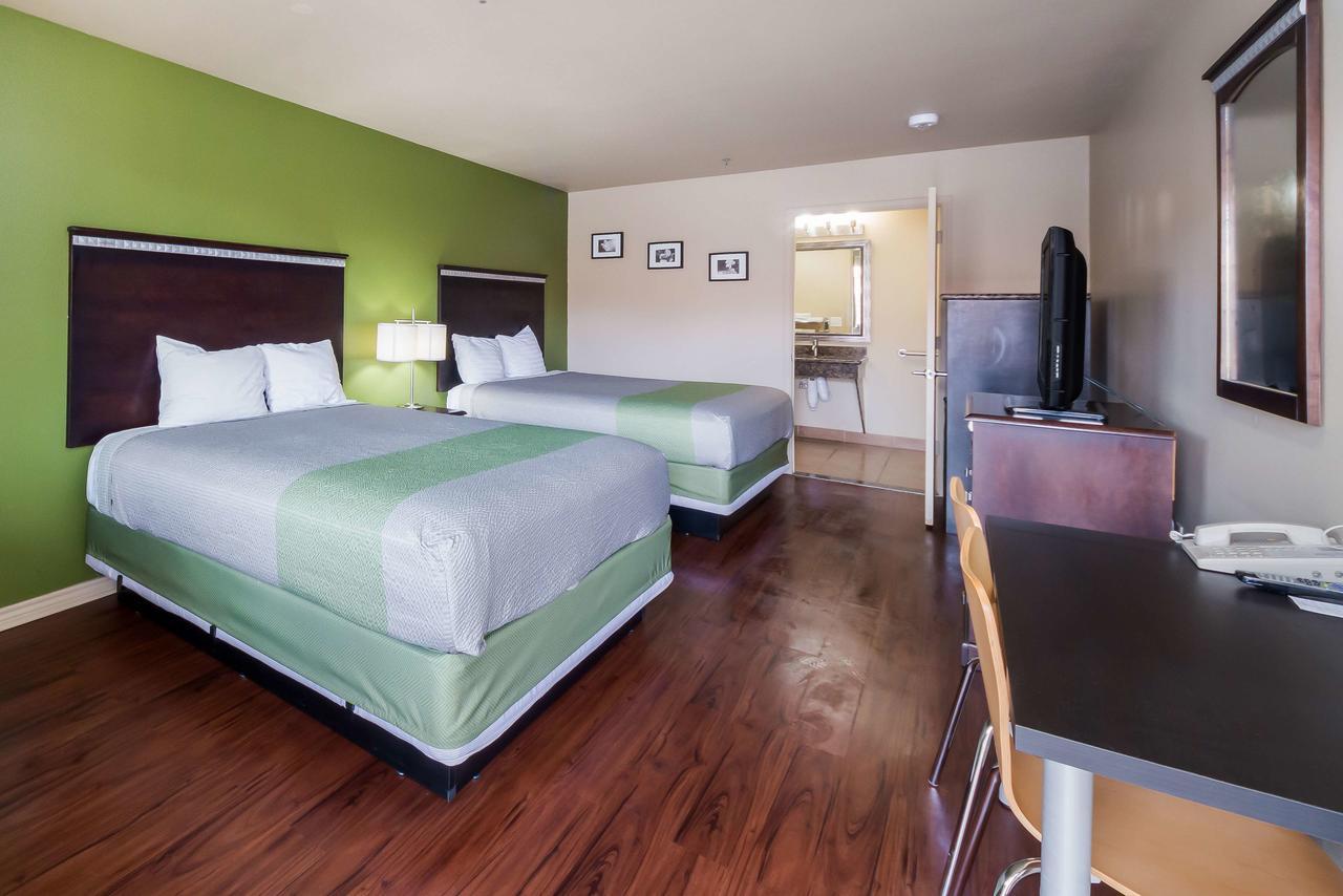 Motel 6 Floresville 外观 照片